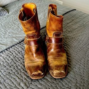 Men’s Frye Western Boot.